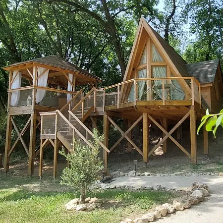 Les De Lodge Sarrant