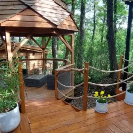 Lodge Les De Sarrant